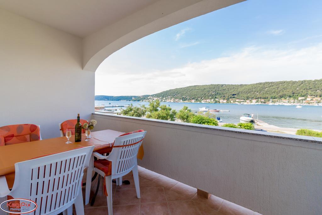 Tomulic Jasna I Miljenko Apartment Supetarska Draga Ngoại thất bức ảnh